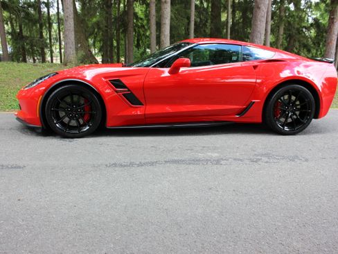 Used 2019 Chevrolet Corvette Grand Sport w/ Battery Protection Package RWD image 11