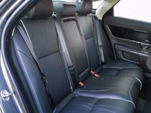 Used 2016 Jaguar XJ R-Sport RWD image 14