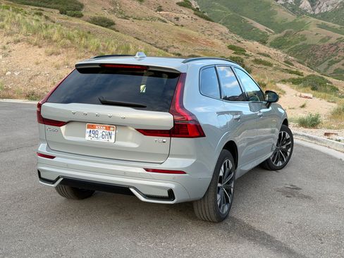Used 2026 Volvo XC60 T8 Ultra AWD/4WD image 12