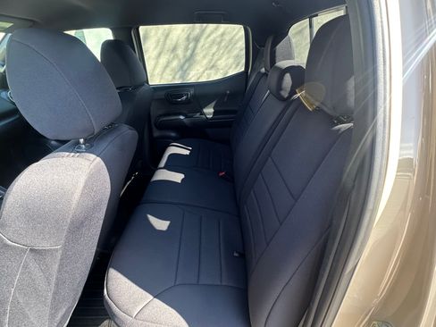 Used 2016 Toyota Tacoma TRD Off-Road w/ Towing Package image 5