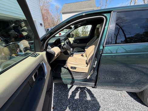 Used 2016 Land Rover Discovery Sport HSE image 13