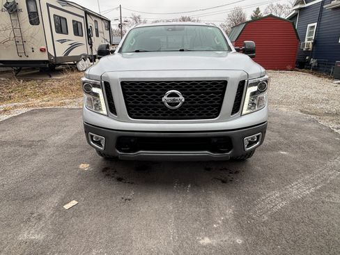 Used 2019 Nissan Titan PRO-4X w/ Pro-4x Convenience Package image 2