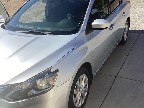 Used 2019 Nissan Sentra SV image 1