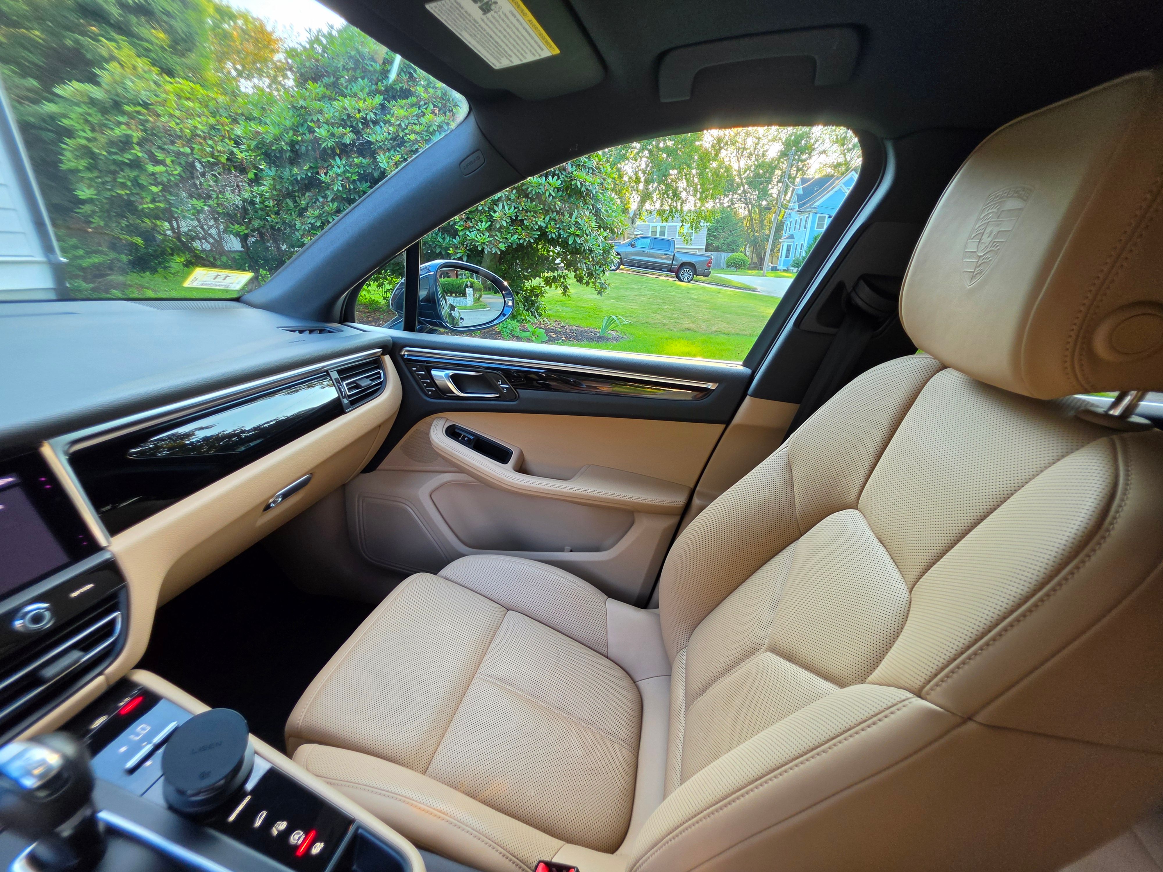 Used 2023 Porsche Macan S AWD/4WD image 6