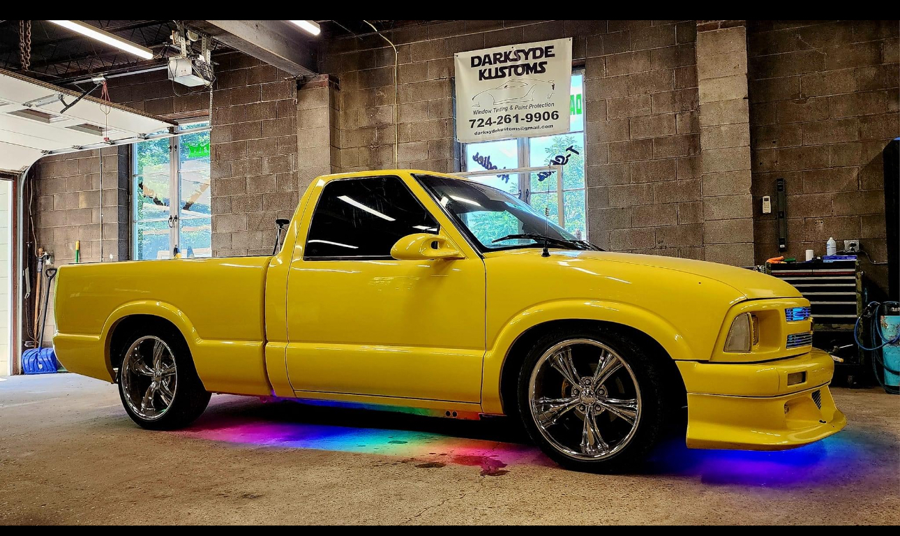 Used 1994 Chevrolet S10 Pickup 2WD Regular Cab image 1