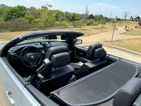 Used 2013 BMW 328i Convertible image 4