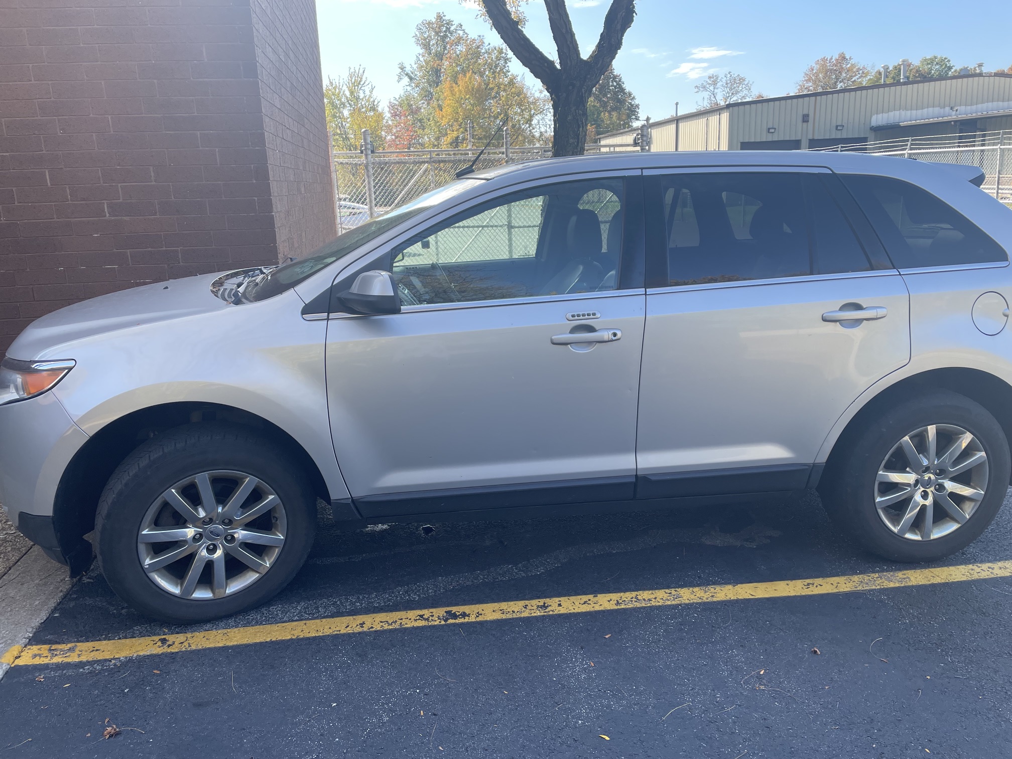 Used 2014 Ford Edge Limited FWD image 4