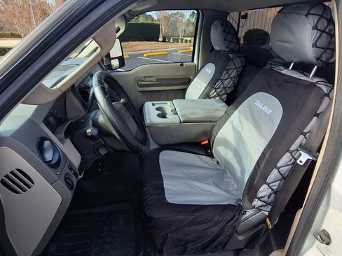 Used 2010 Ford F250 XL image 12