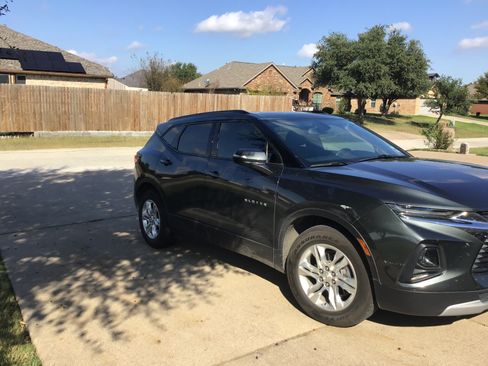 Used 2019 Chevrolet Blazer LT image 2