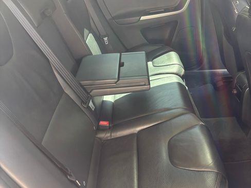 Used 2010 Volvo XC60 T6 R-Design AWD/4WD image 2