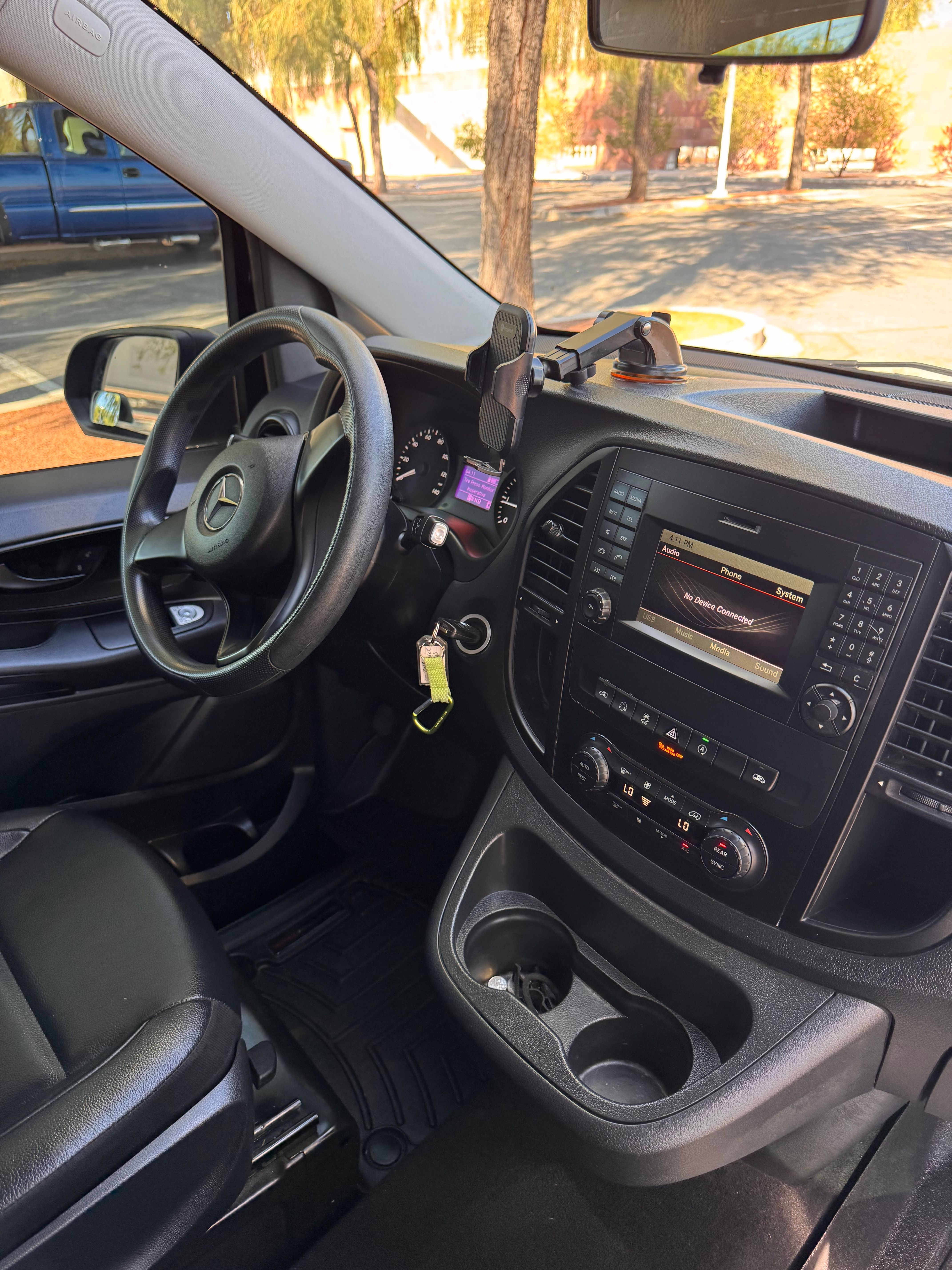 Used 2018 Mercedes-Benz Metris Passenger image 16