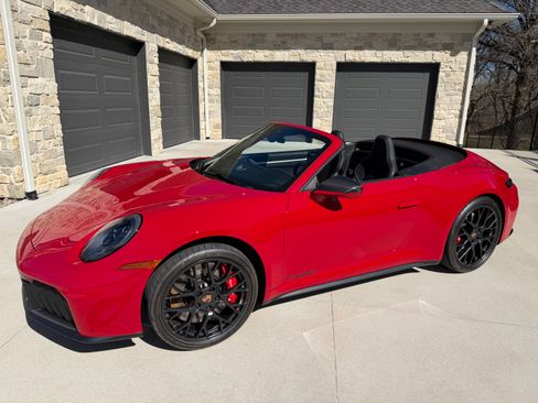 Used 2025 Porsche 911 GTS image 8