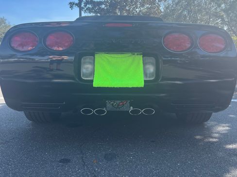 Used 2004 Chevrolet Corvette Convertible w/ Preferred Equipment Group image 22