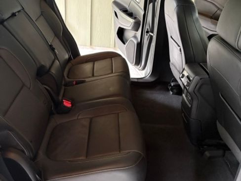 Used 2020 GMC Acadia SLT FWD image 19