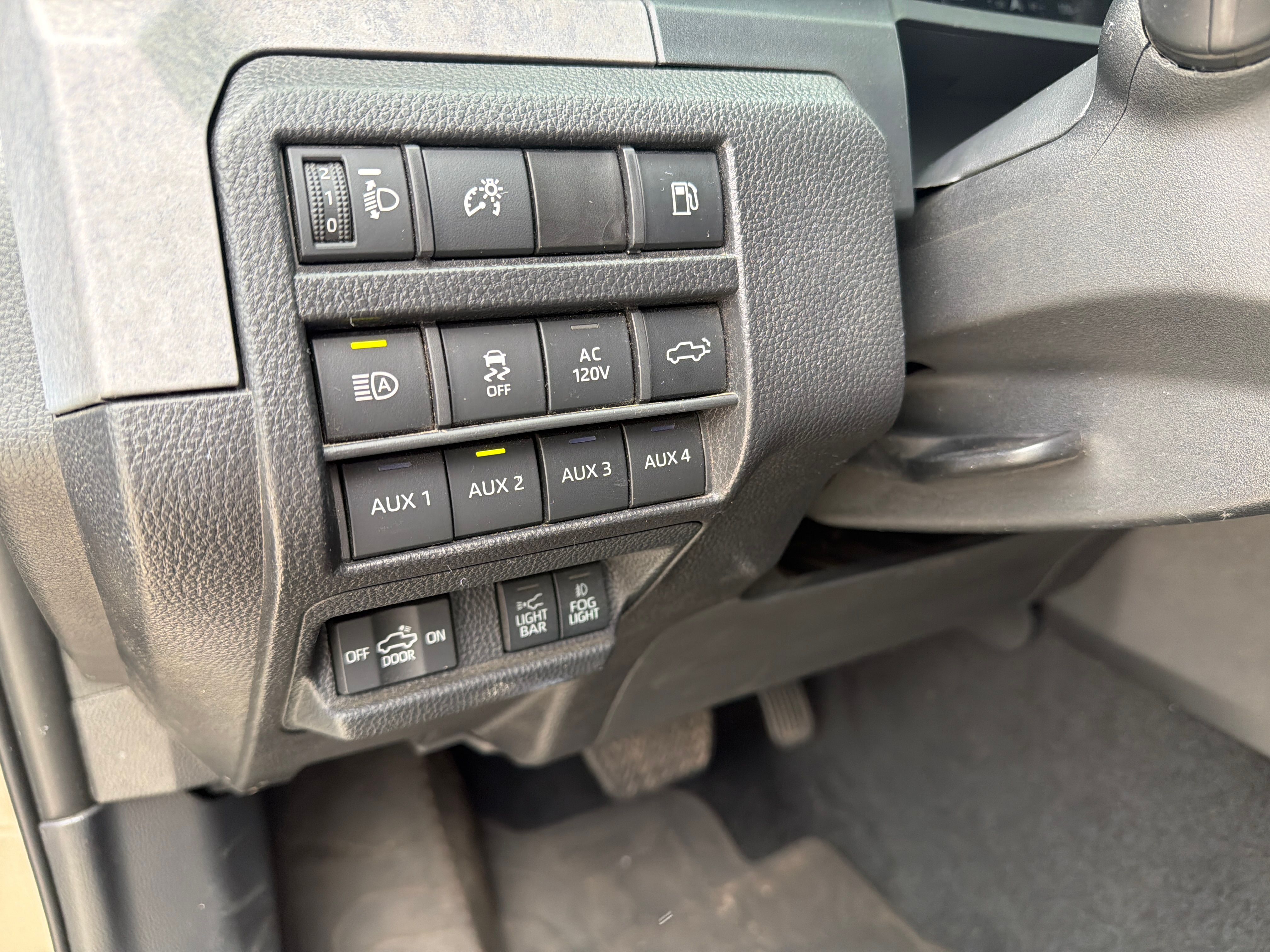 Used 2025 Toyota Tacoma 4x4 Double Cab Hybrid image 14