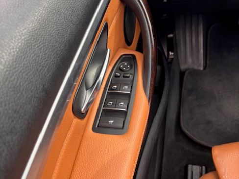 Used 2019 BMW 430i xDrive 430i xDrive Convertible 2D w/ Executive Package image 17