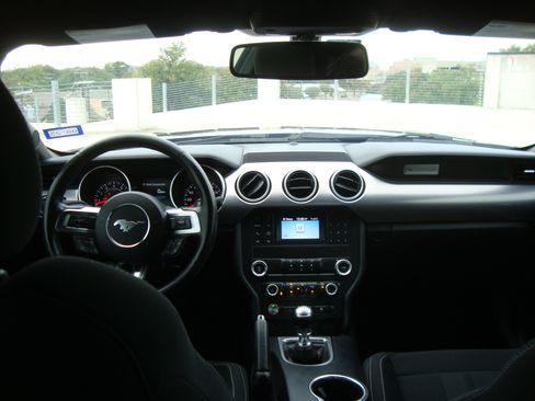 Used 2019 Ford Mustang GT image 11