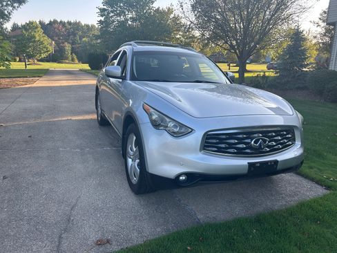 Used 2011 INFINITI FX35 AWD w/ Premium Pkg image 2