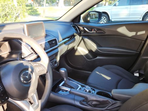Used 2016 MAZDA MAZDA3 i Sport w/ Preferred Equipment Package FWD image 8