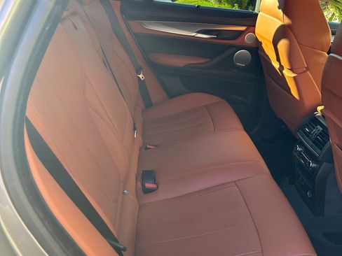 Used 2018 BMW X6 M image 18
