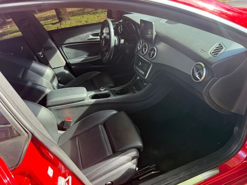 Used 2018 Mercedes-Benz CLA 250 image 22