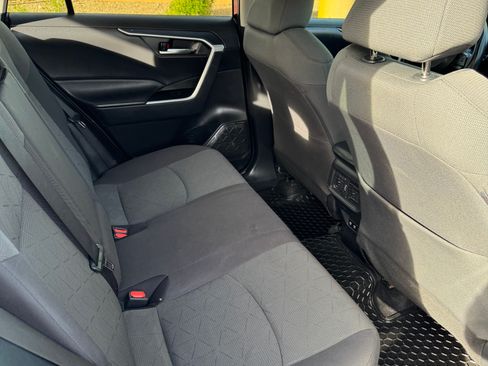 Used 2021 Toyota RAV4 XLE image 5