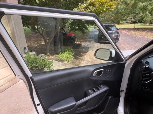 Used 2020 Kia Soul EX FWD image 17