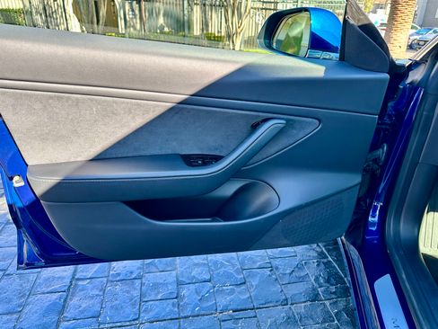 Used 2019 Tesla Model 3 Standard Range Plus image 11