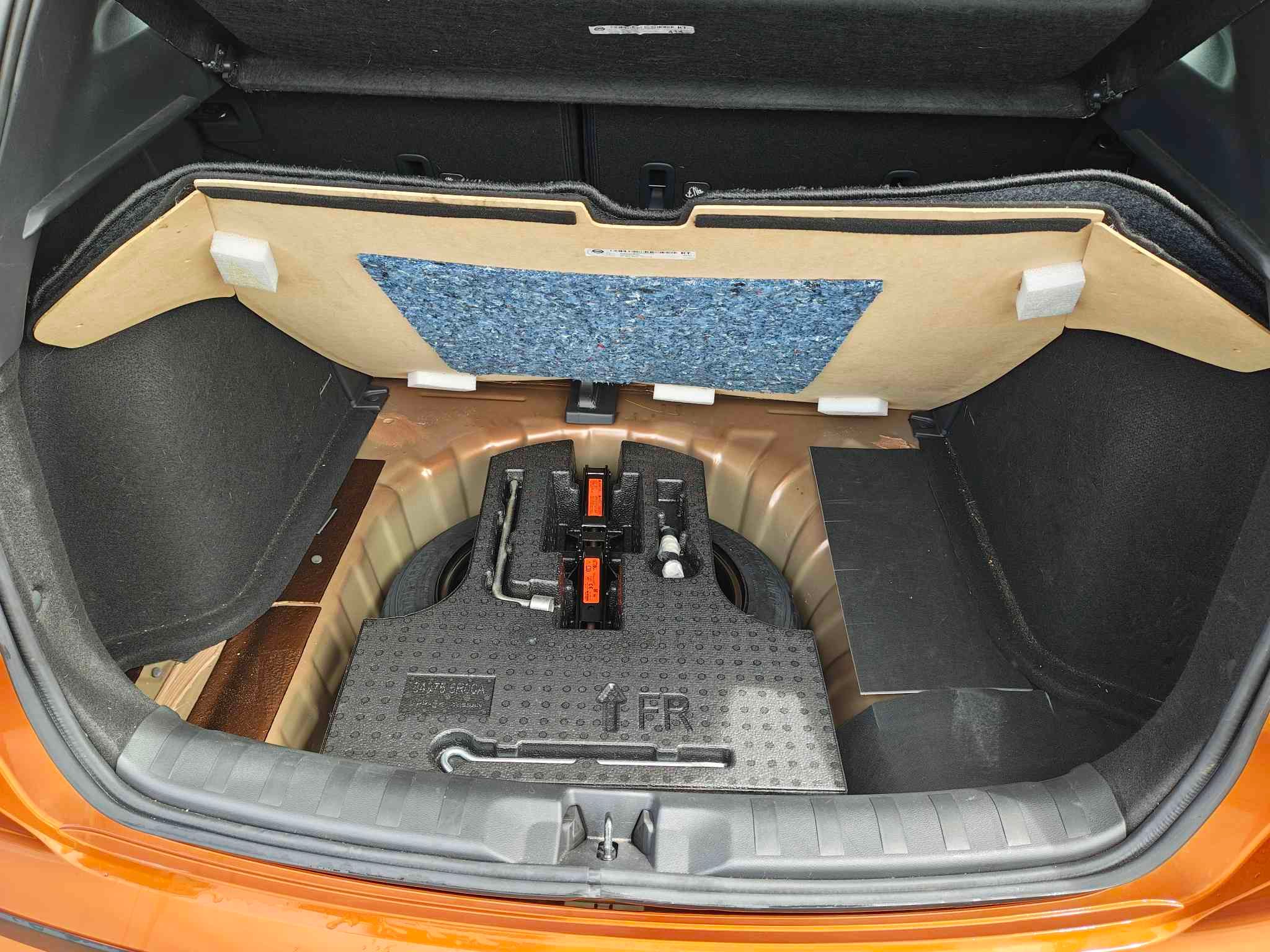 Used 2021 Nissan Kicks SR w/ SR Premium Package FWD image 9