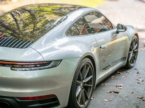 Used 2024 Porsche 911 Carrera T image 16