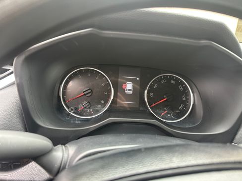 Used 2022 Toyota RAV4 LE image 11