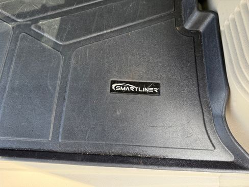 Used 2016 Lincoln Navigator Select image 17