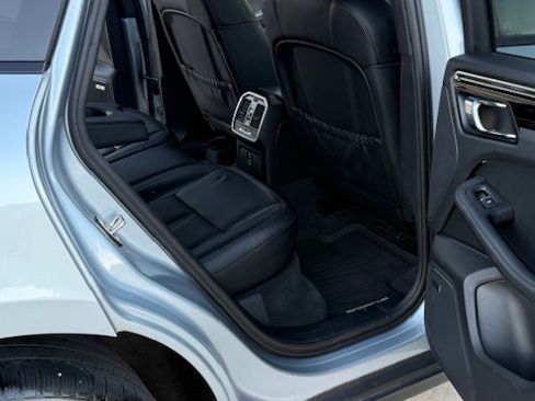 Used 2021 Porsche Macan image 13