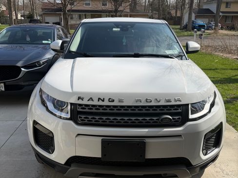 Used 2019 Land Rover Range Rover Evoque image 2