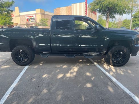 Used 2018 Chevrolet Silverado 1500 LT w/ All Star Edition AWD/4WD image 4