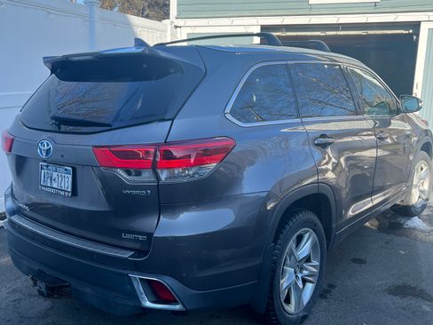 Used 2017 Toyota Highlander Limited image 6