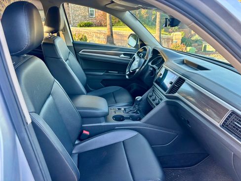 Used 2018 Volkswagen Atlas SE w/ R-Line Package image 10