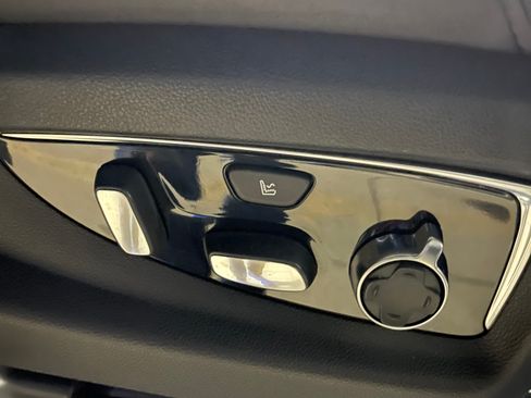 Used 2019 Cadillac Escalade Platinum image 12