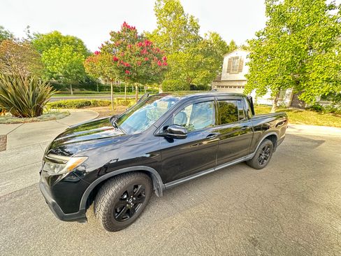 Used 2017 Honda Ridgeline Black Edition image 4