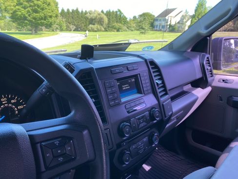 Used 2015 Ford F150 XL w/ Equipment Group 101A Mid AWD/4WD image 18