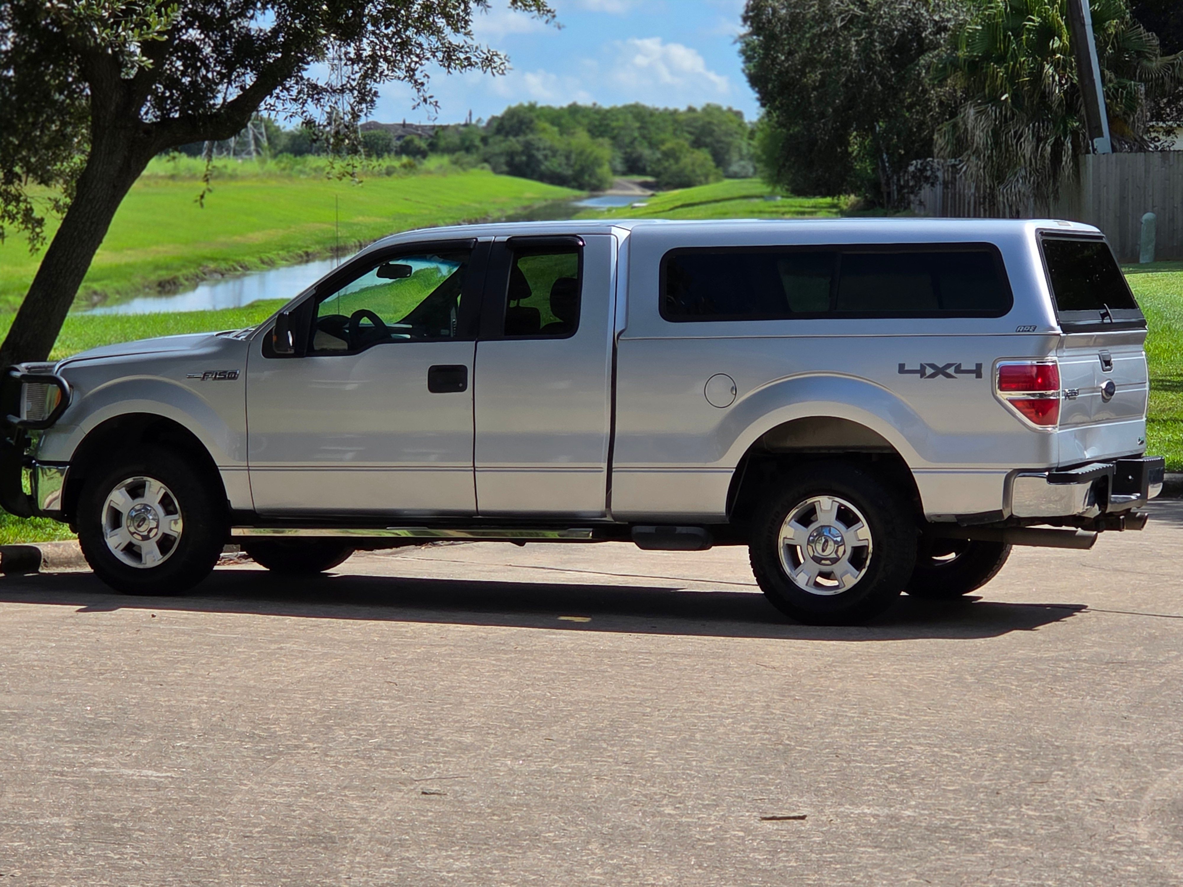 Used 2010 Ford F150 XLT AWD/4WD image 1