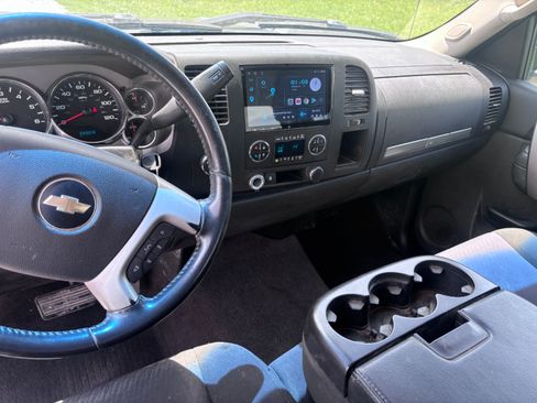 Used 2010 Chevrolet Silverado 1500 LT w/ Power Pack Plus AWD/4WD image 2