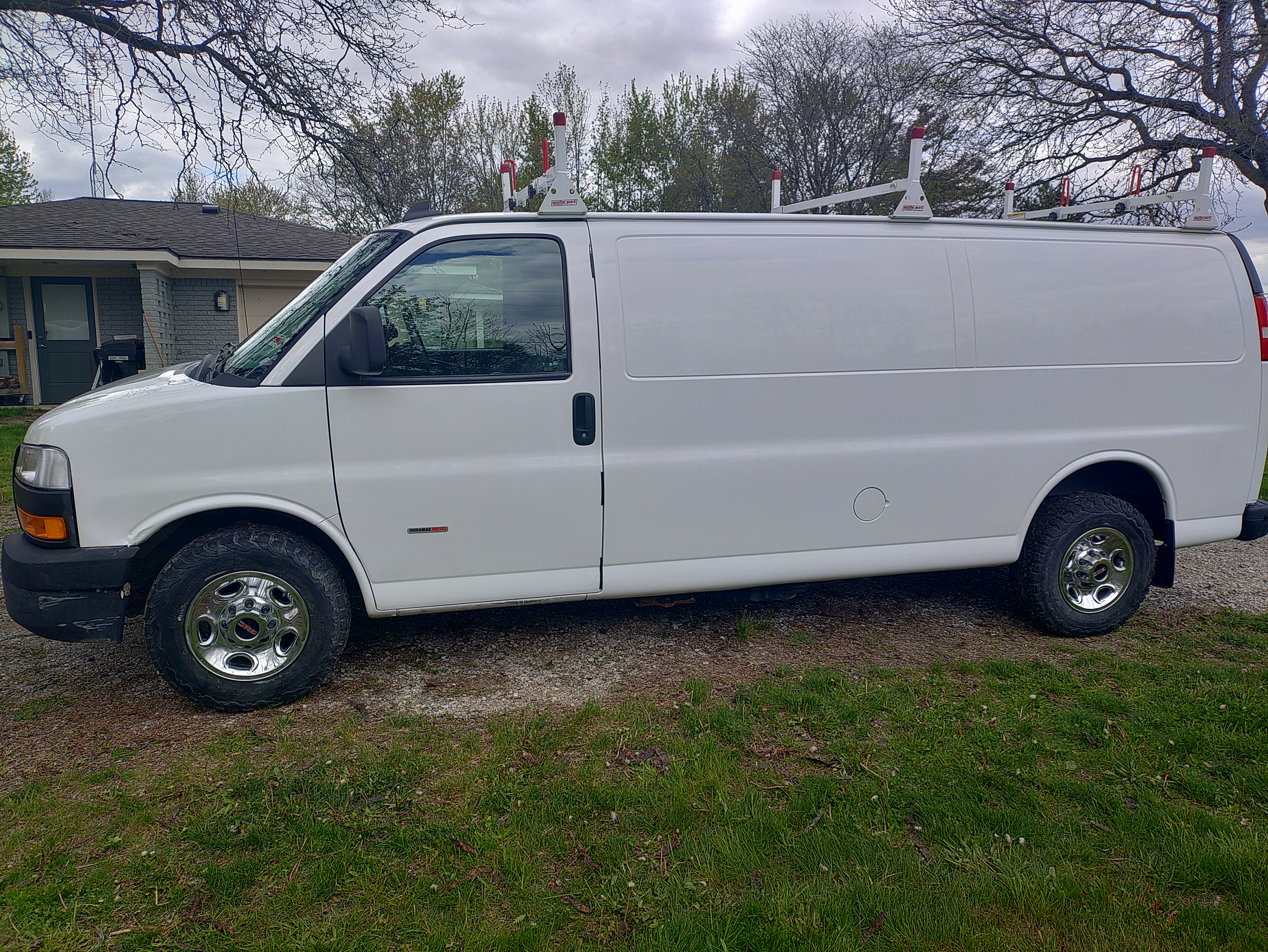 Used 2018 GMC Savana 3500 Extended w/ Driver Convenience Package RWD image 1