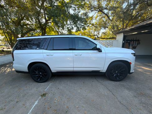 Used 2021 Cadillac Escalade Sport Platinum w/ LPO, ONYX Package image 5