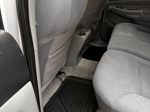 Used 2011 Toyota Tacoma PreRunner image 21