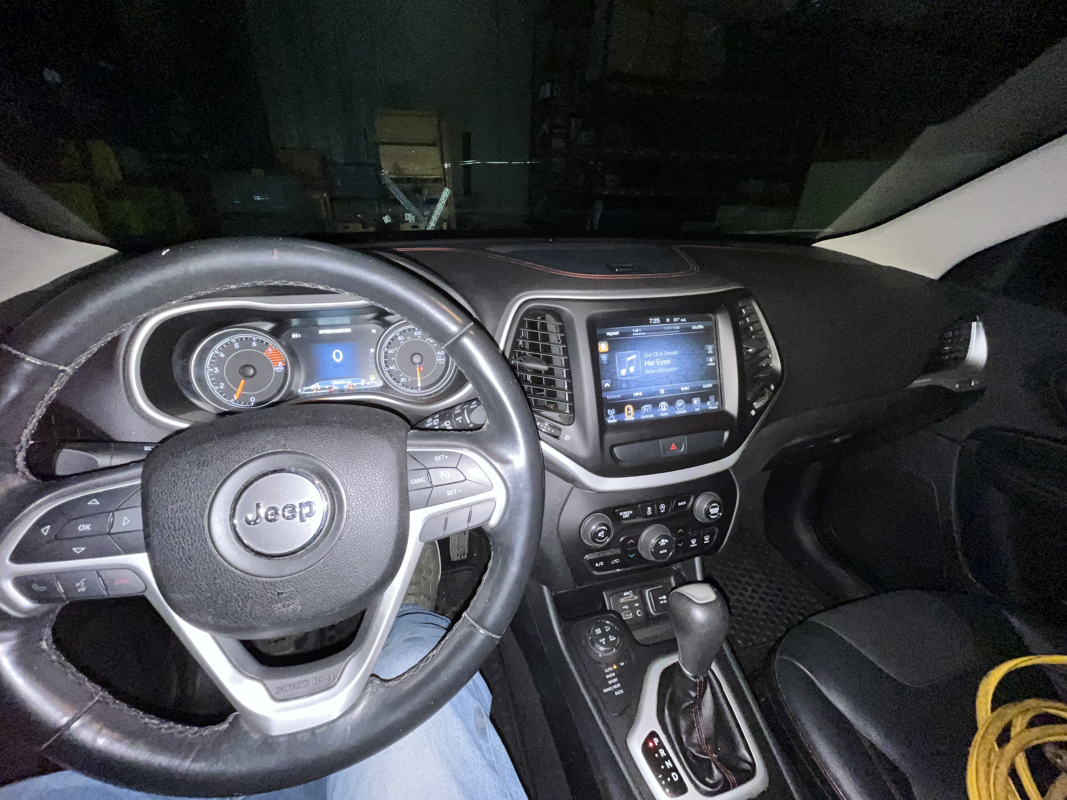 Used 2016 Jeep Cherokee Trailhawk w/ Comfort/Convenience Group AWD/4WD image 4