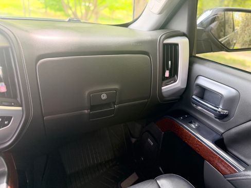 Used 2018 GMC Sierra 1500 SLT AWD/4WD image 9