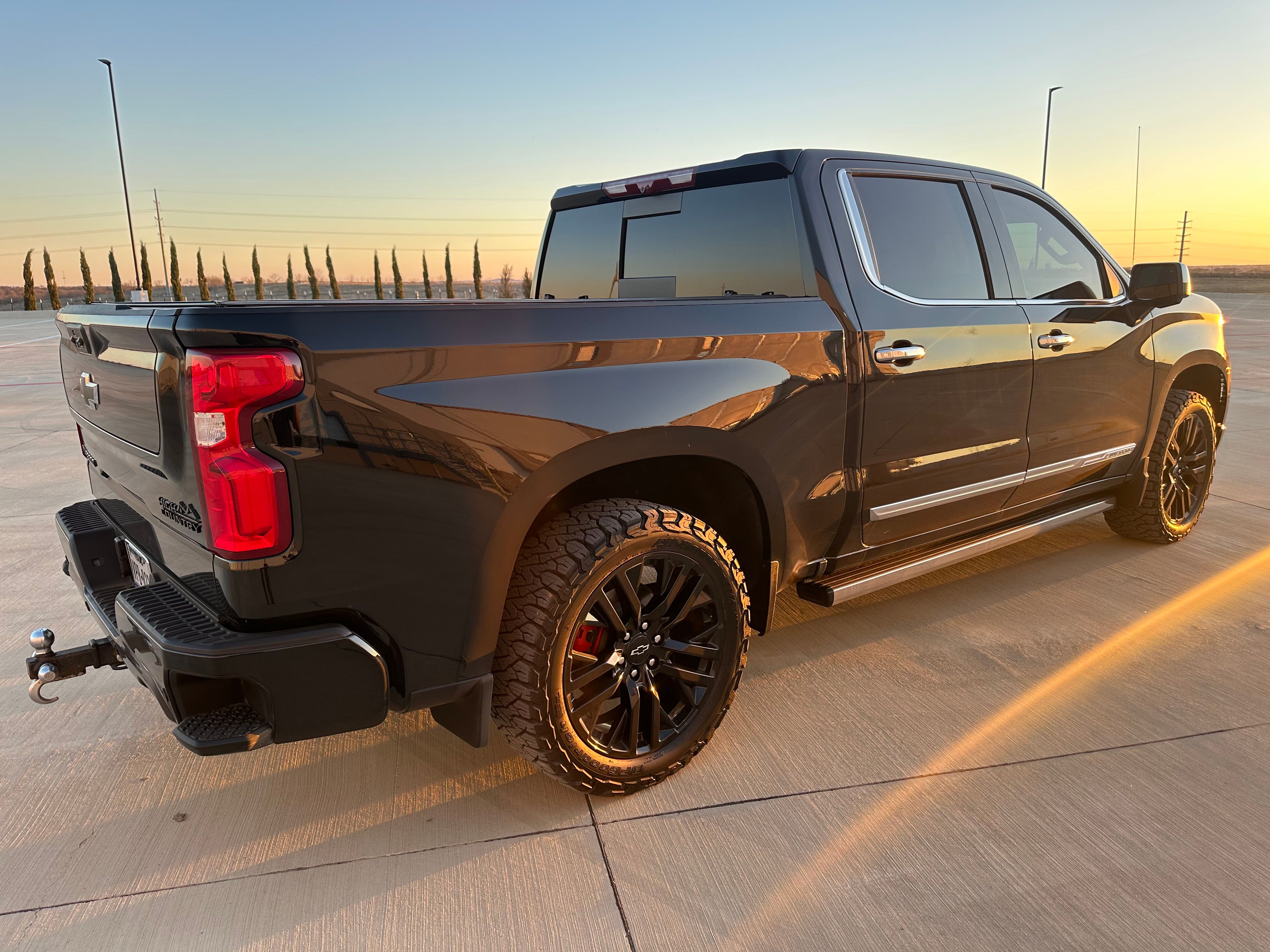 Used 2024 Chevrolet Silverado 1500 High Country AWD/4WD image 12