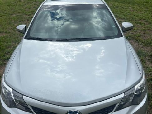 Used 2014 Toyota Camry SE w/ Moonroof Package FWD image 23