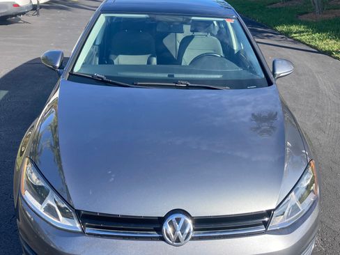 Used 2016 Volkswagen Golf S image 8